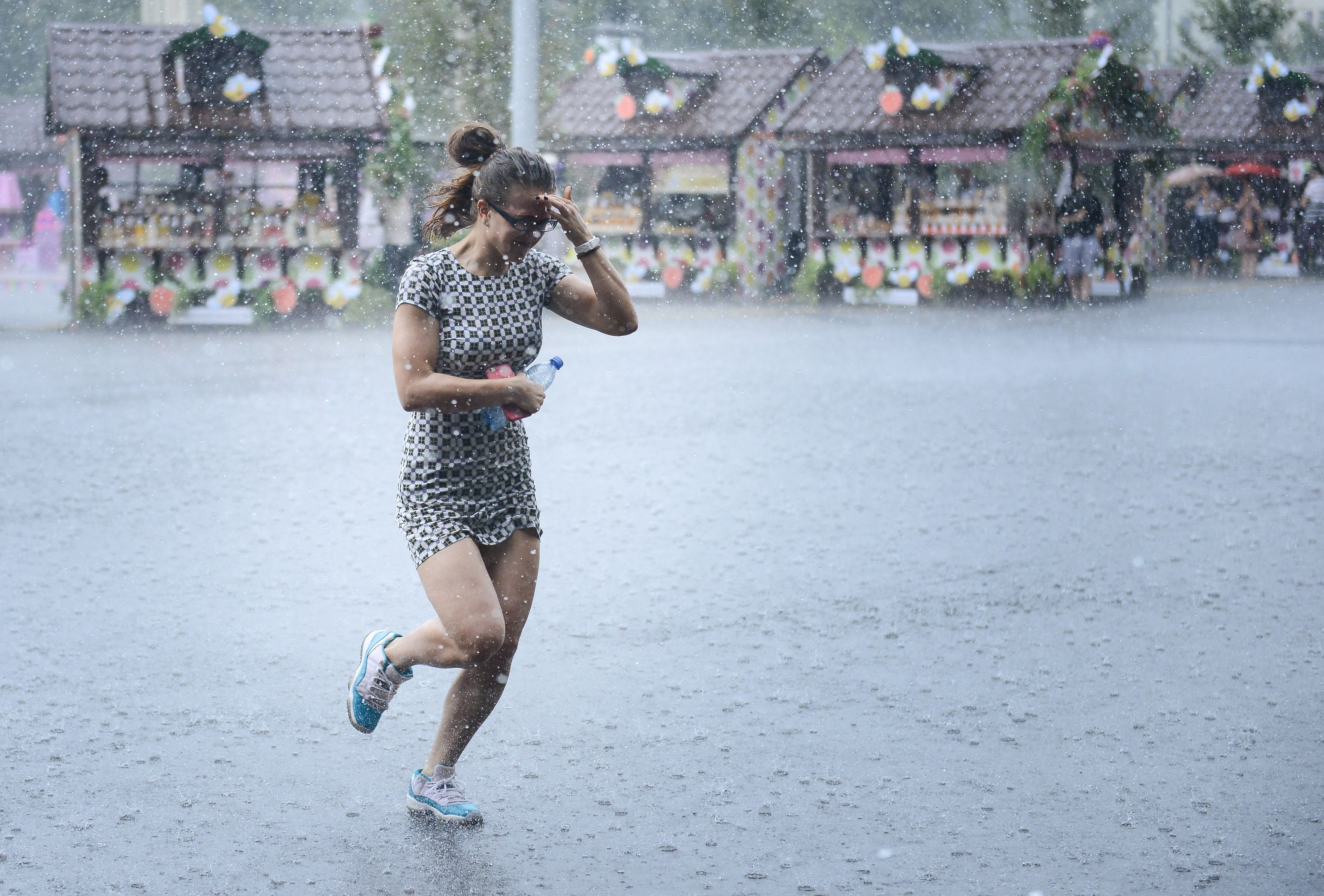 Более половины июньской нормы дождя выпадет в Москве за три дня