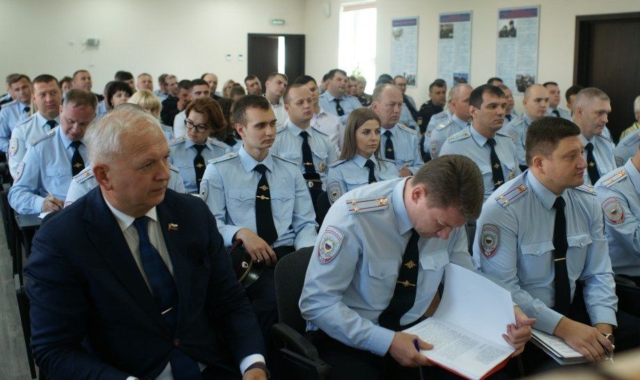 Полиция царицыно. Начальник УВД Царицыно г Москвы. ОМВД России по району Царицыно г. Москвы. Отдел Царицыно полиция. Начальник УВД ЮАО.