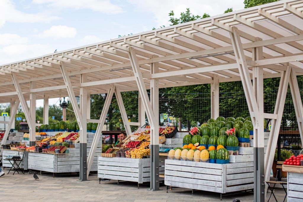 Посетители Даниловского рынка приобретут продукты на свежем воздухе. Фото: официальное сообщество Даниловского рынка Вконтакте Посетители Даниловского рынка приобретут продукты на свежем воздухе. Фото: официальное сообщество Даниловского рынка Вконтакте