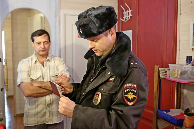 В районе Чертаново Южное сотрудник полиции задержал подозреваемого в использовании поддельного документа
