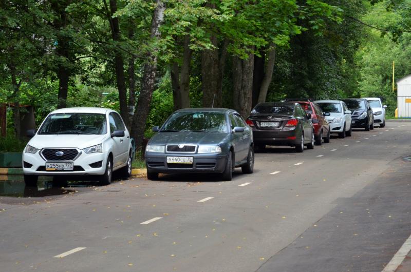 ВОДИТЕЛИ АВТОМОБИЛЕЙ «МЕРСЕДЕС» И «БМВ» ЧАЩЕ ВСЕГО ПРЯЧУТ НОМЕРА ПРИ ПАРКОВКЕ