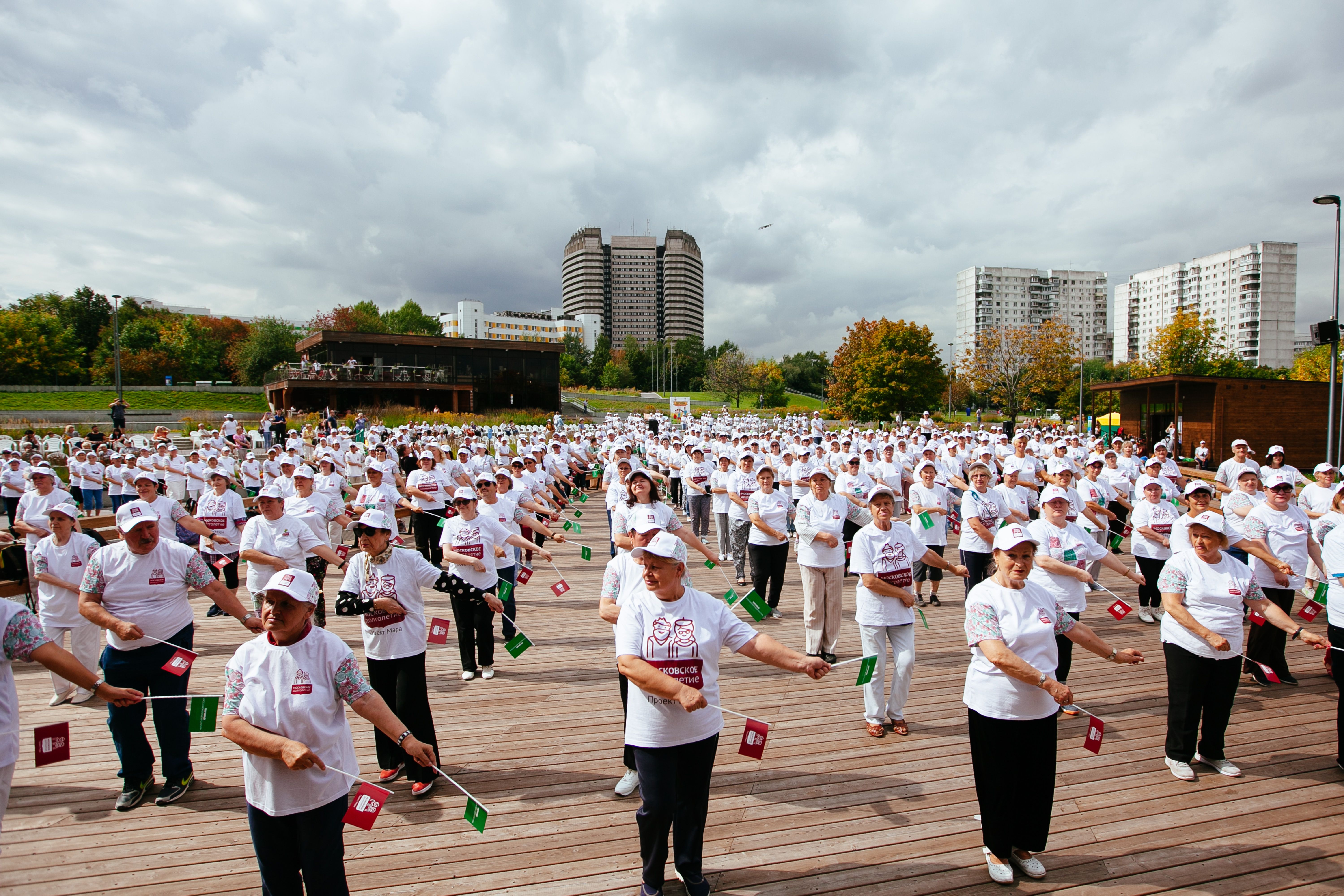 Парк долголетия. Московское долголетие. Рекорды Московского долголетия. Хор Московского долголетия. Сводный хор Московского долголетия в парке Дубки.