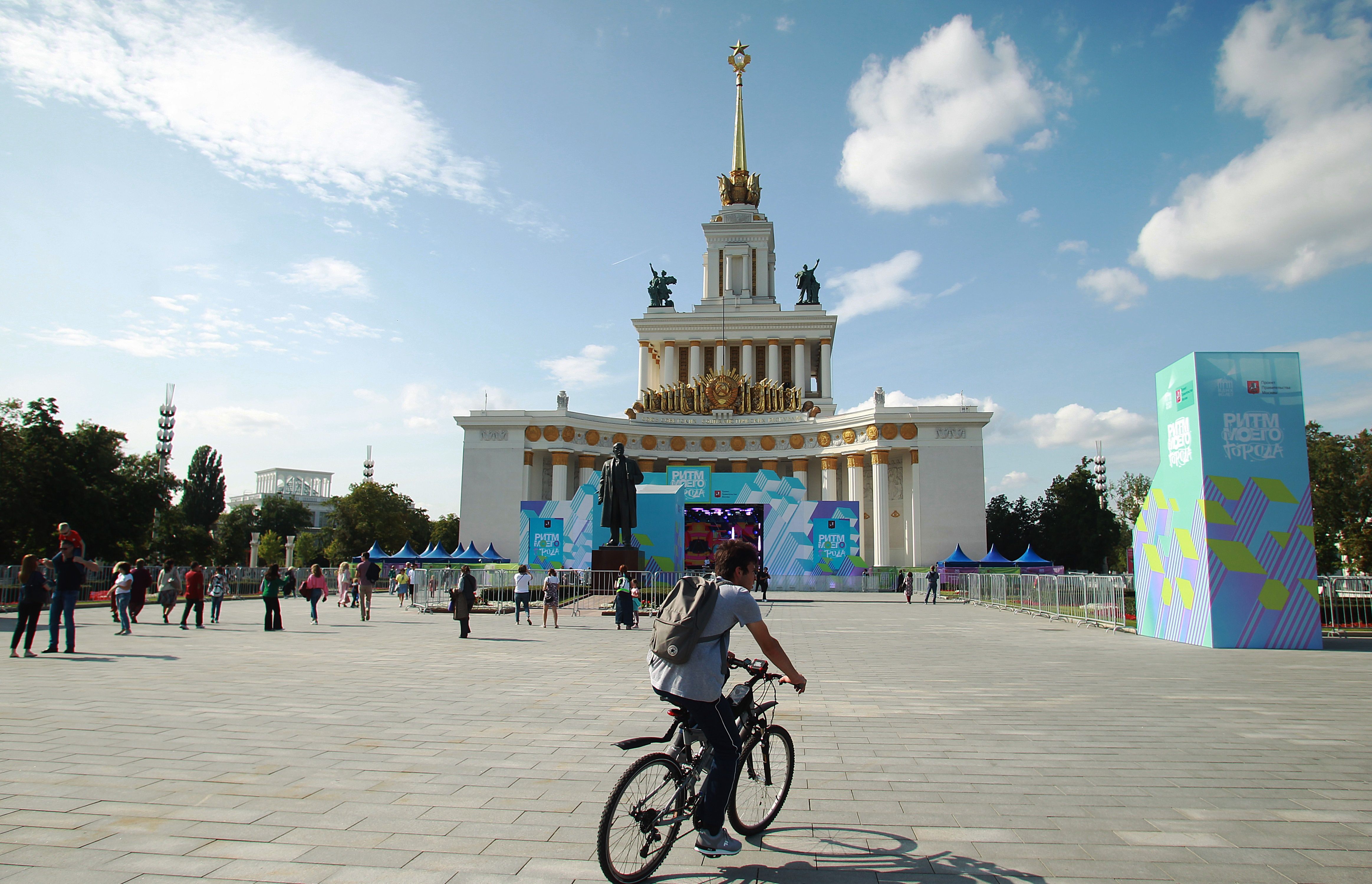 Москвичей пригласили на неделю уличного стиля