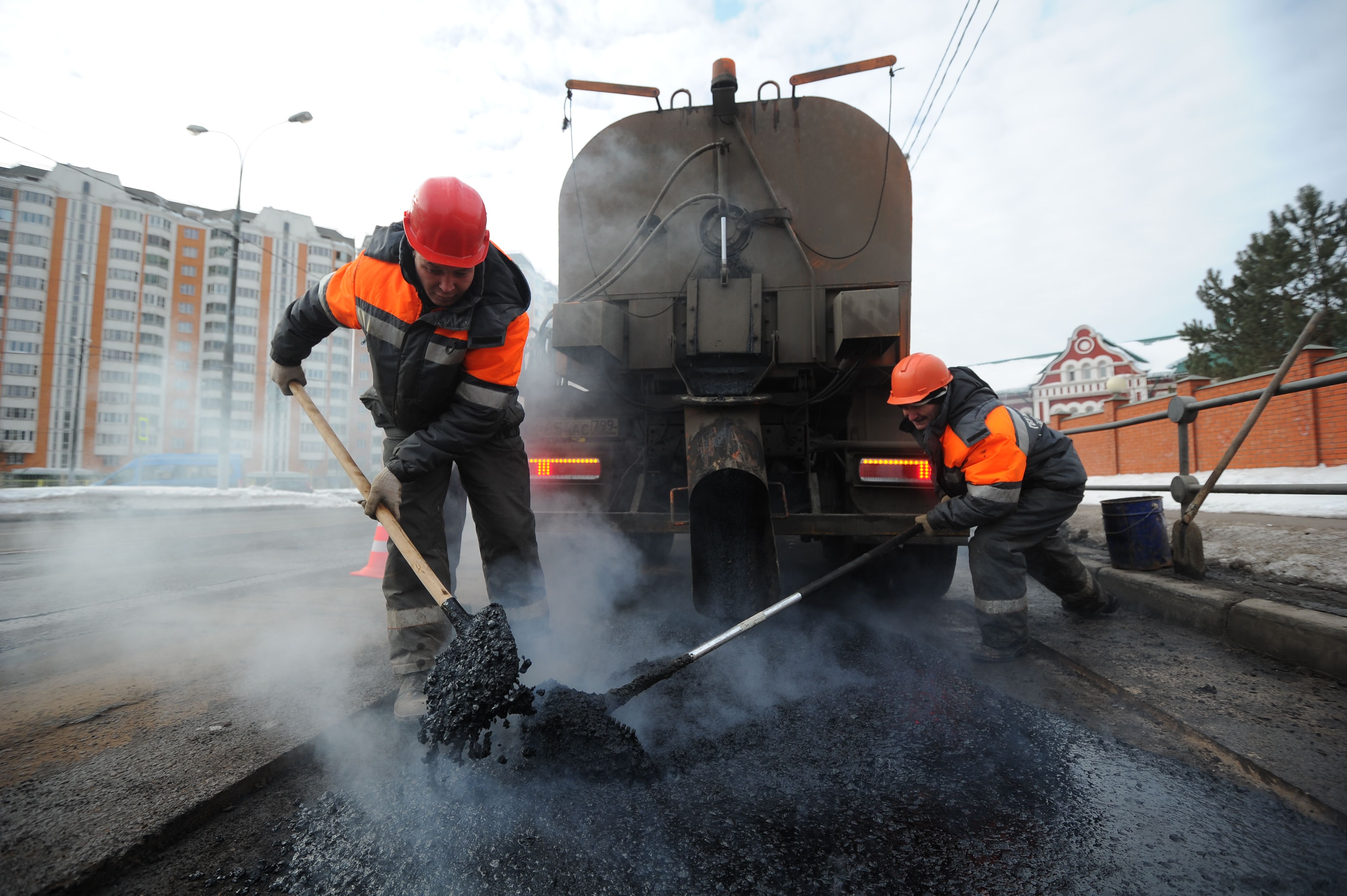 В Москве стартовала укладка асфальта на съезде с Калужского шоссе