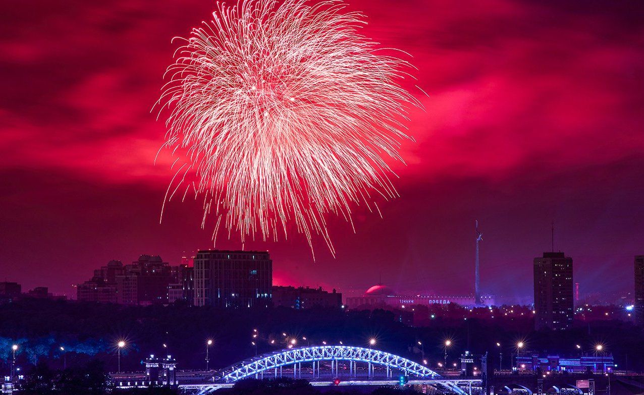 Огни большого города: в «Садовниках» запустят праздничный салют