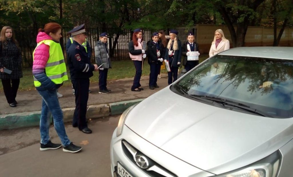 Ученики школы №904 попробовали себя в роли дорожных инспекторов. Фото предоставили сотрудники школы №904