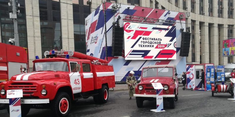 Фестиваль городской техники вызвал огромный интерес посетителей. Фото: ГОЧСиПБ