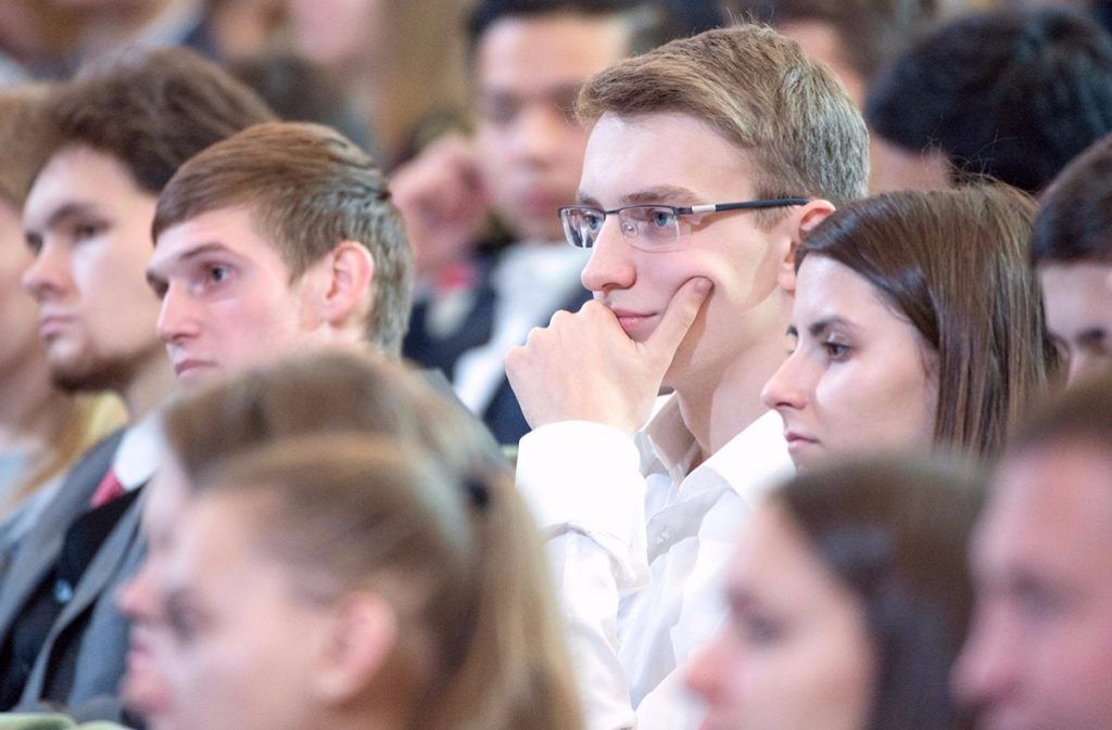 Молодым парламентариям рассказали об эффективном ведении бизнеса. Фото: сайт мэра Москвы Молодым парламентариям рассказали об эффективном ведении бизнеса. Фото: сайт мэра Москвы
