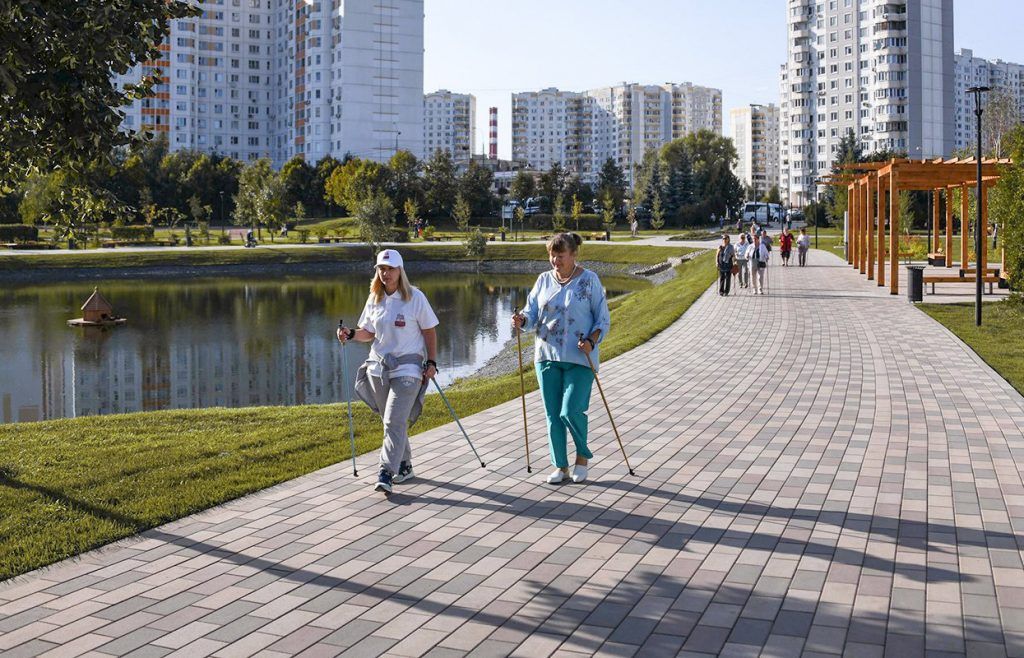 На свежем воздухе: спортивные тренировки проведут в парках юга. Фото: сайт мэра Москвы