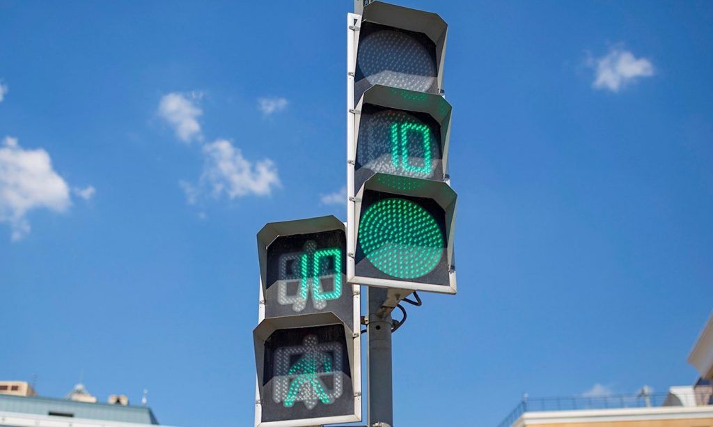 Зеленый сигнал светофора продлили для пешеходов в Нагорном районе. Фото: сайт мэра Москвы