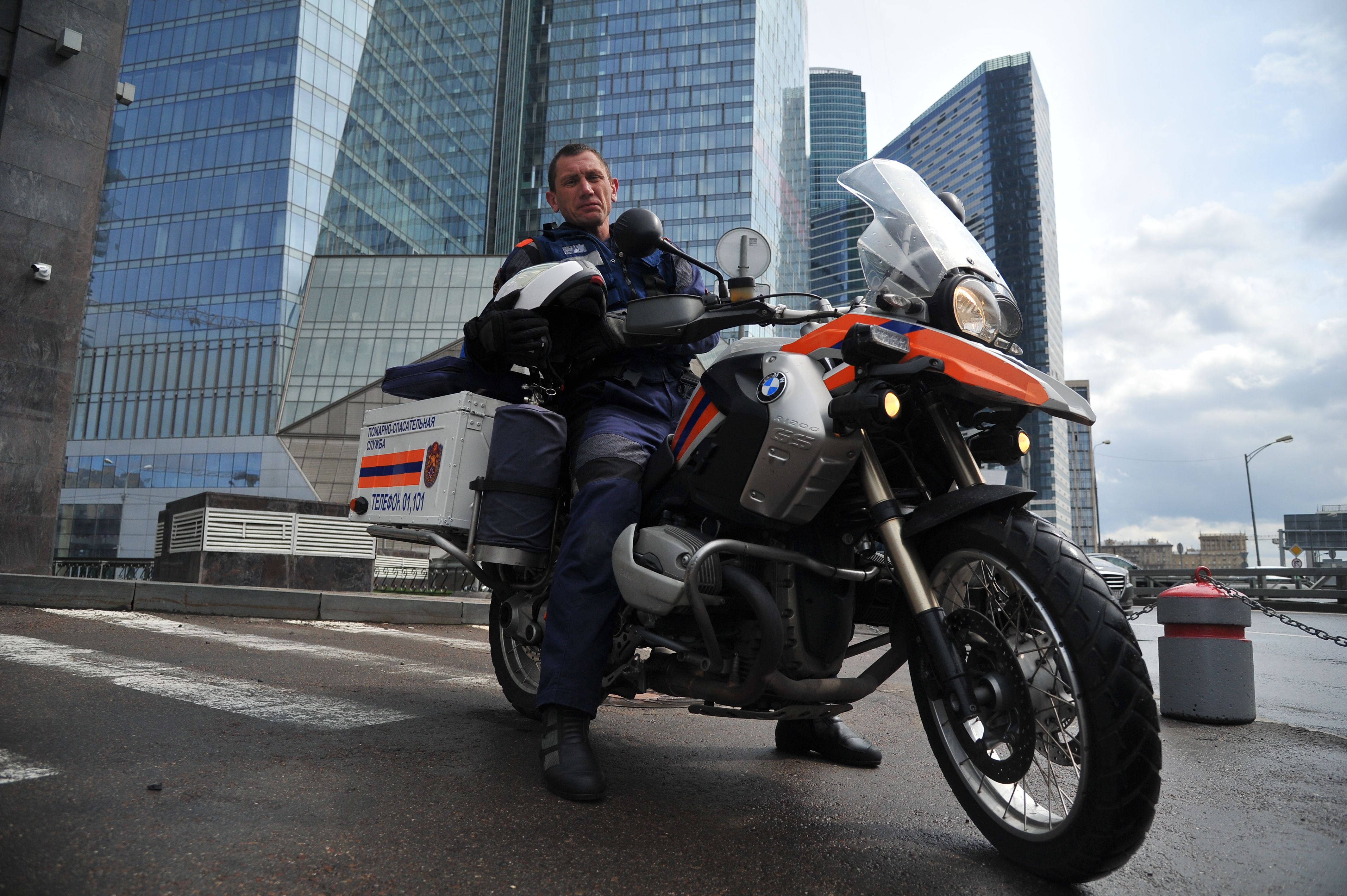 Сотрудники ЦОДД будут патрулировать дороги Москвы на мотоциклах
