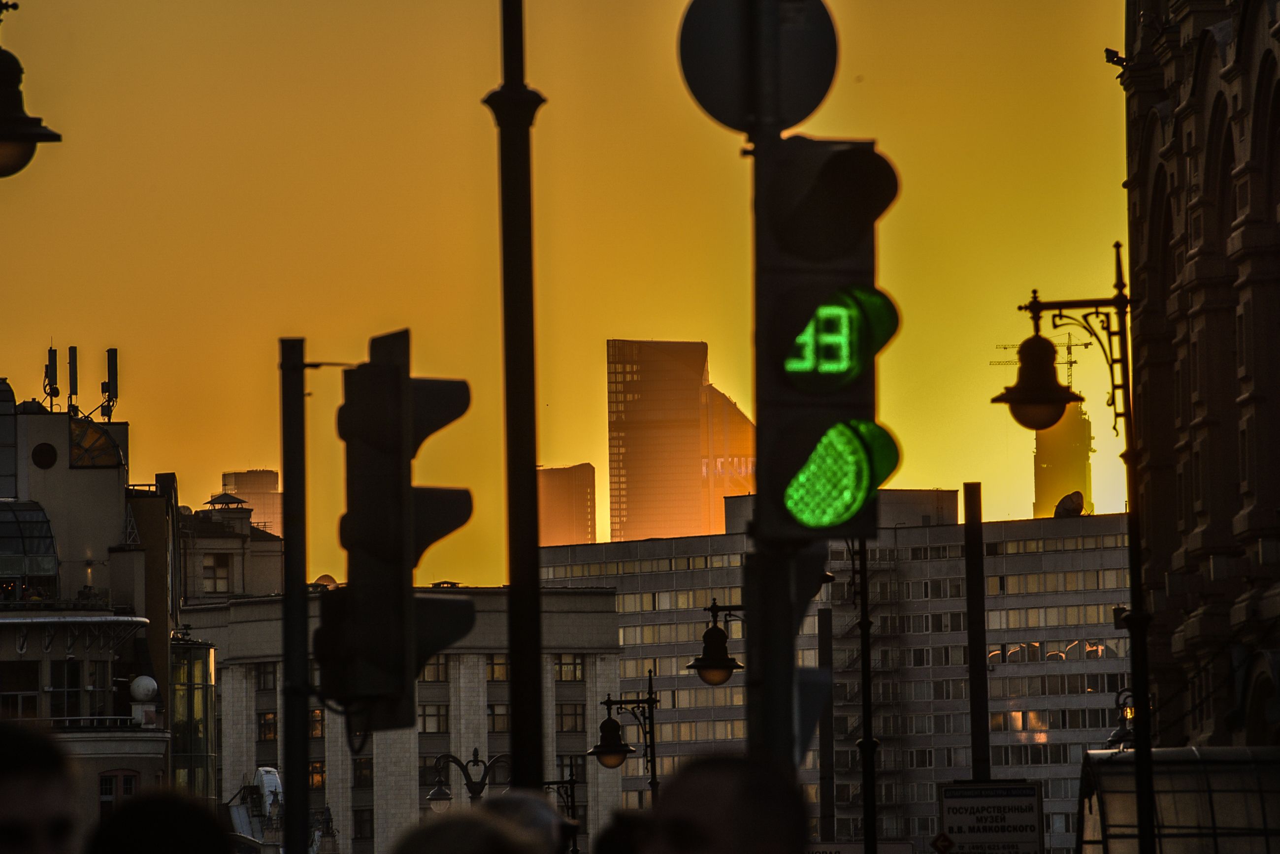 Москва обновила режим работы светофоров еще на 30 переходах