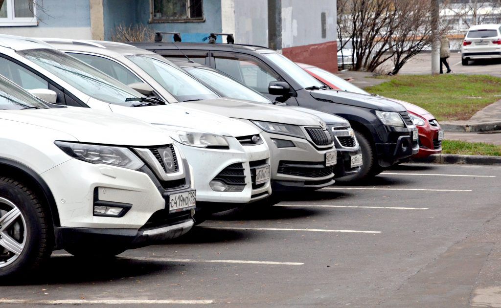 Абонементы на январь можно приобрести на парковки на Кировоградской улице. Фото: Анна Быкова