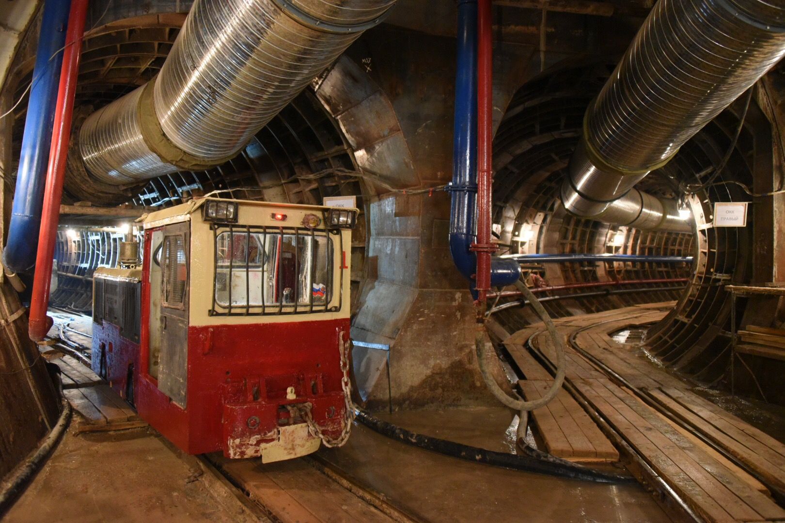 Технический поезд связал станции «Авиамоторная» и «Лефортово» на Большом кольце метро