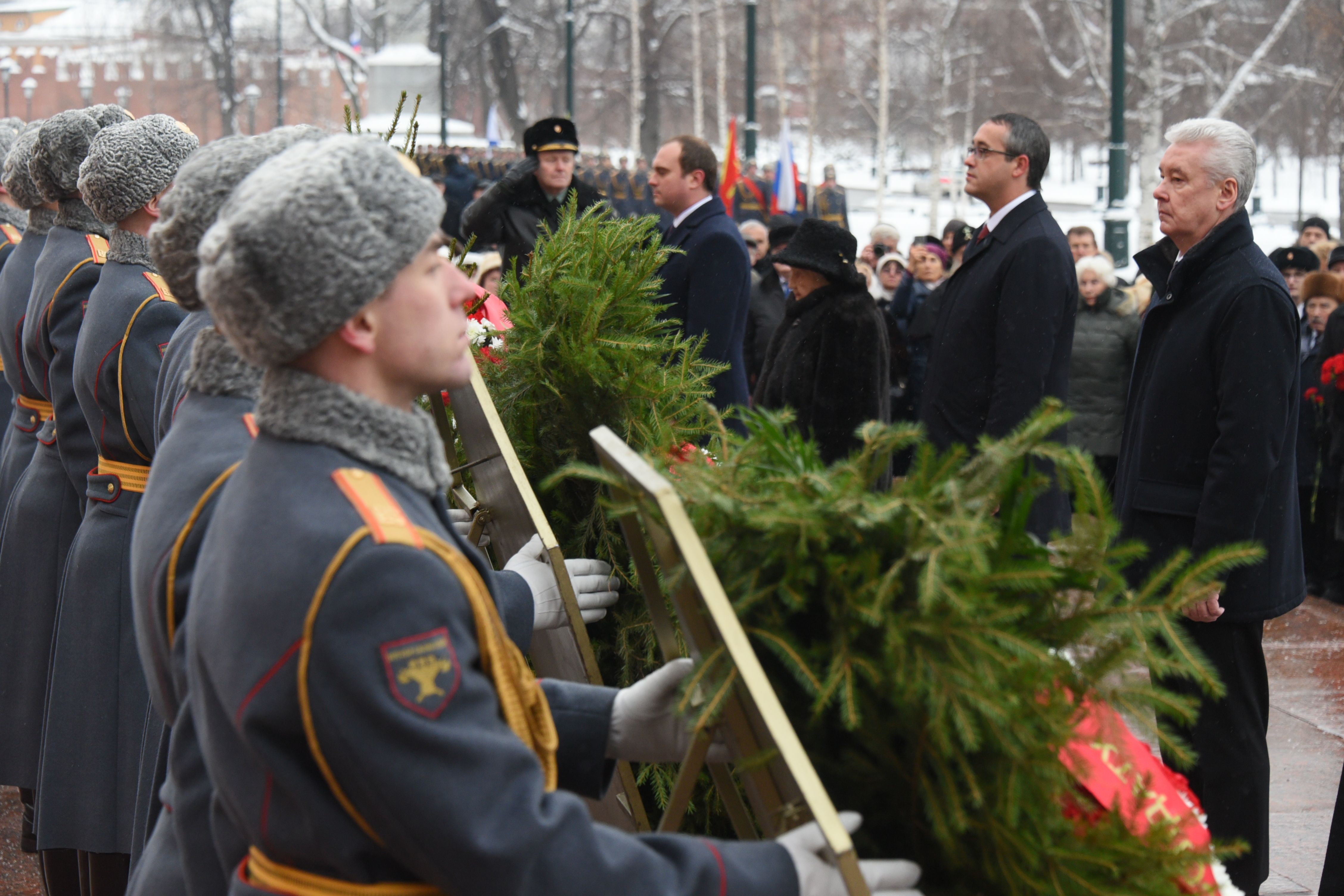 Сергей Собянин возложил цветы. Фото: Владимир Новиков