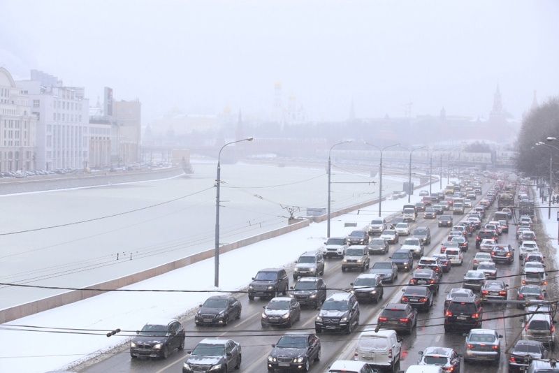 Люди вернутся из отпусков к первой рабочей неделе. Фото: Антон Гердо