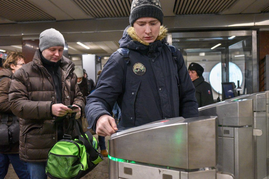 Автомобилистам рекомендовали пересесть на метро. Фото: Пелагия Замятина