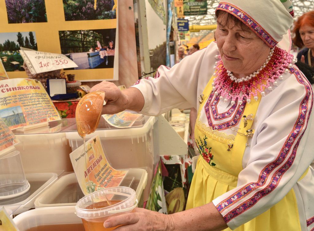 Самую масштабную в России ярмарку меда откроют в «Коломенском». Фото: Пелагия Замятина, «Вечерняя Москва»