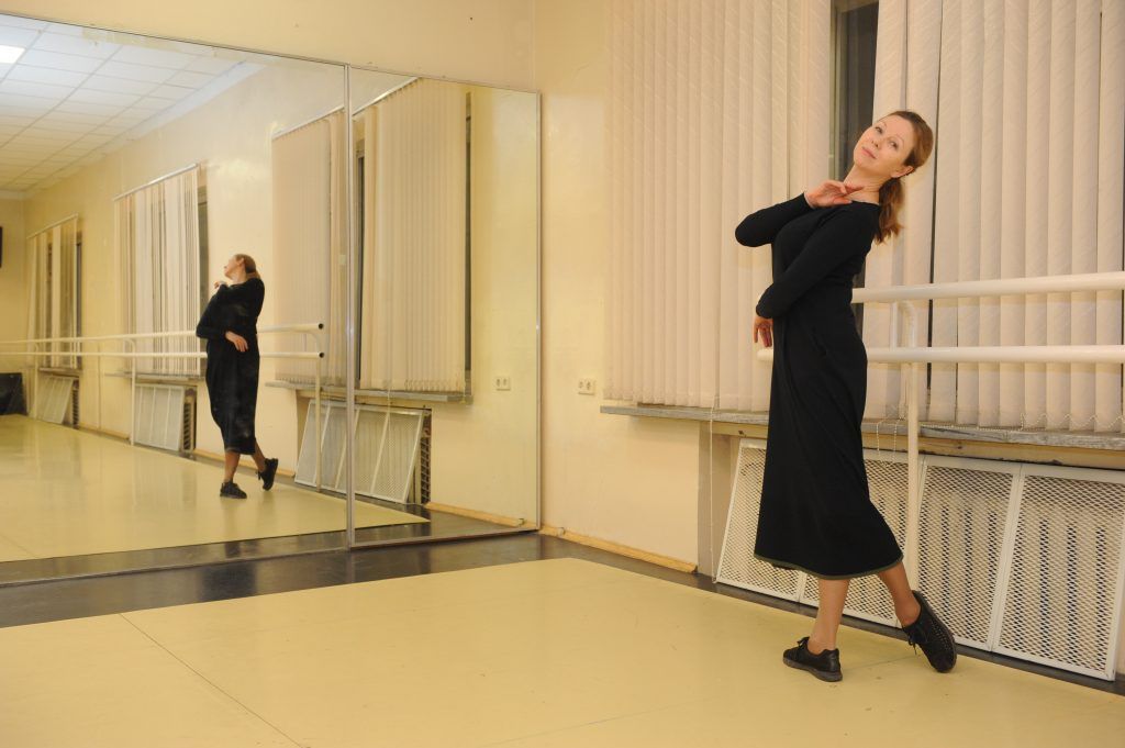 Светлана Романова в репетиционном зале. Фото: Игорь Генералов