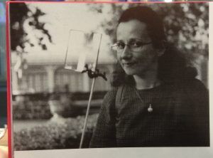  1998 г. Татьяна Селиванова в Петергофе. Фото из семейного архива