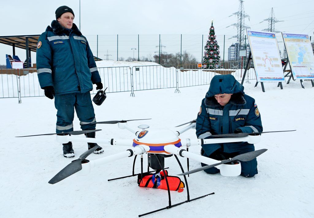 В Москве рассказали, как спасают провалившихся под лед