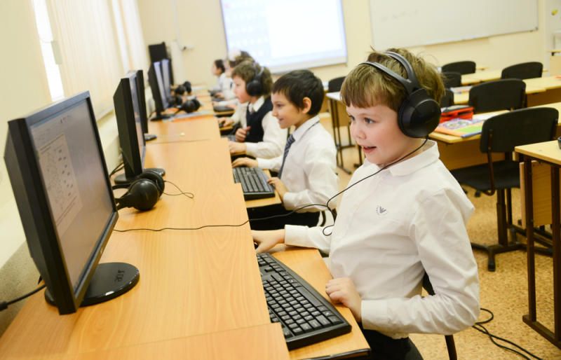 Школьников пригласили принять участие в онлайн-олимпиаде по математике
