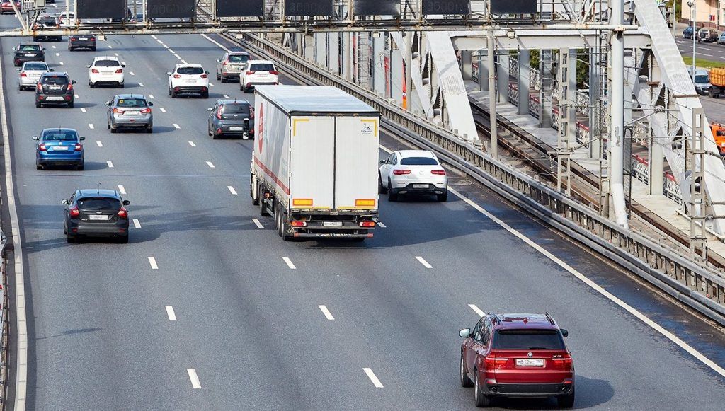 Новые правила проезда грузовых машин введут на юге столицы