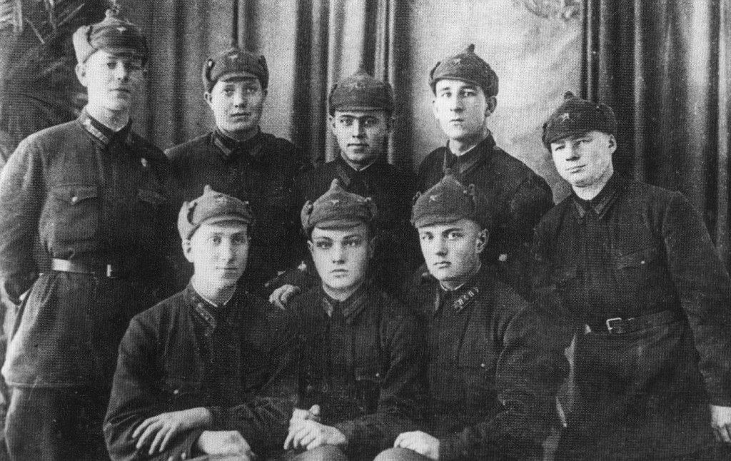 Группа выпускников Подольского пехотного училища 1941 года. Фото: Пелагия Замятина