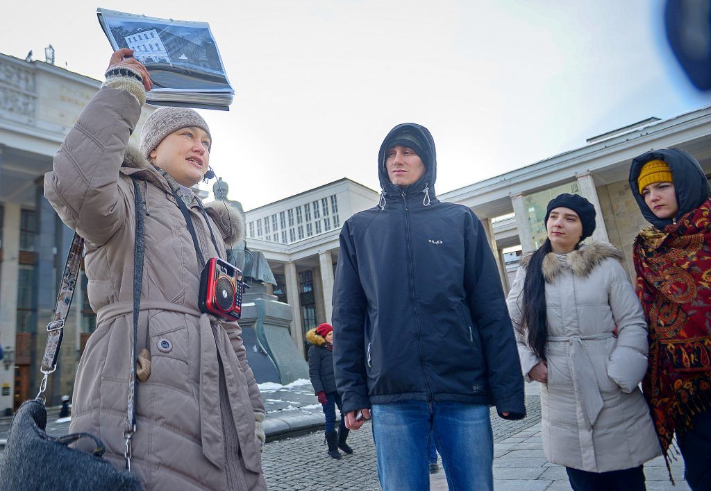 Около трех с половиной тысяч москвичей посетили пешие экскурсии в День гида. Фото: архив, «Вечерняя Москва»