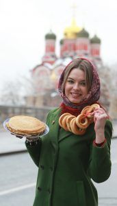 На каждой площадке фестиваля «Московская Масленица» можно будет попробовать блины, выбрав разные начинки и способ подачи. Фото: Наталия Нечаева