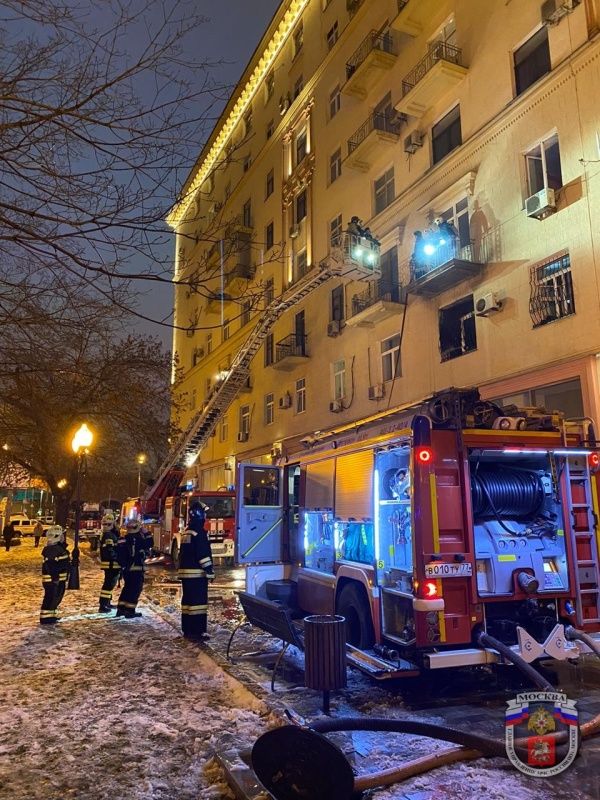 В центре Москвы огнеборцы спасли на пожаре 11 человек