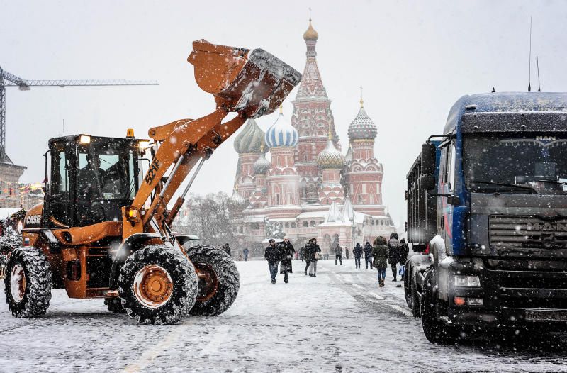 Последствия снегопада устраняют в Москве. Фото: Пелагия Замятина