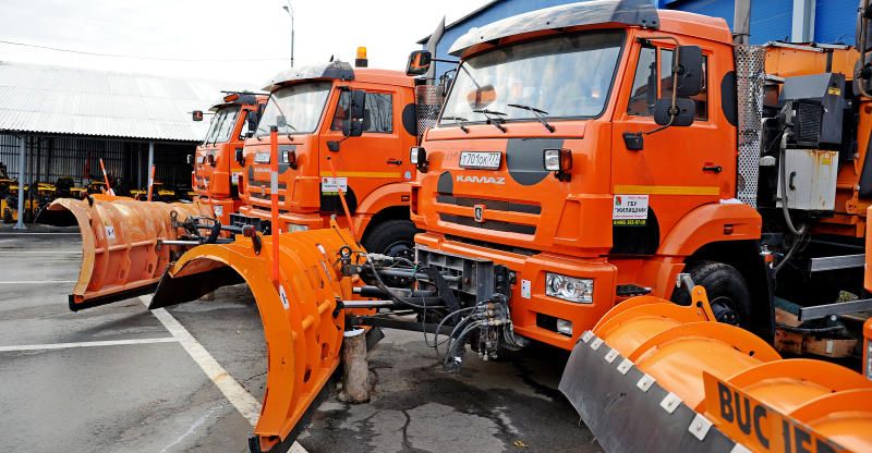 Более 20 тысяч единиц спецтехники расчищают улицы Москвы