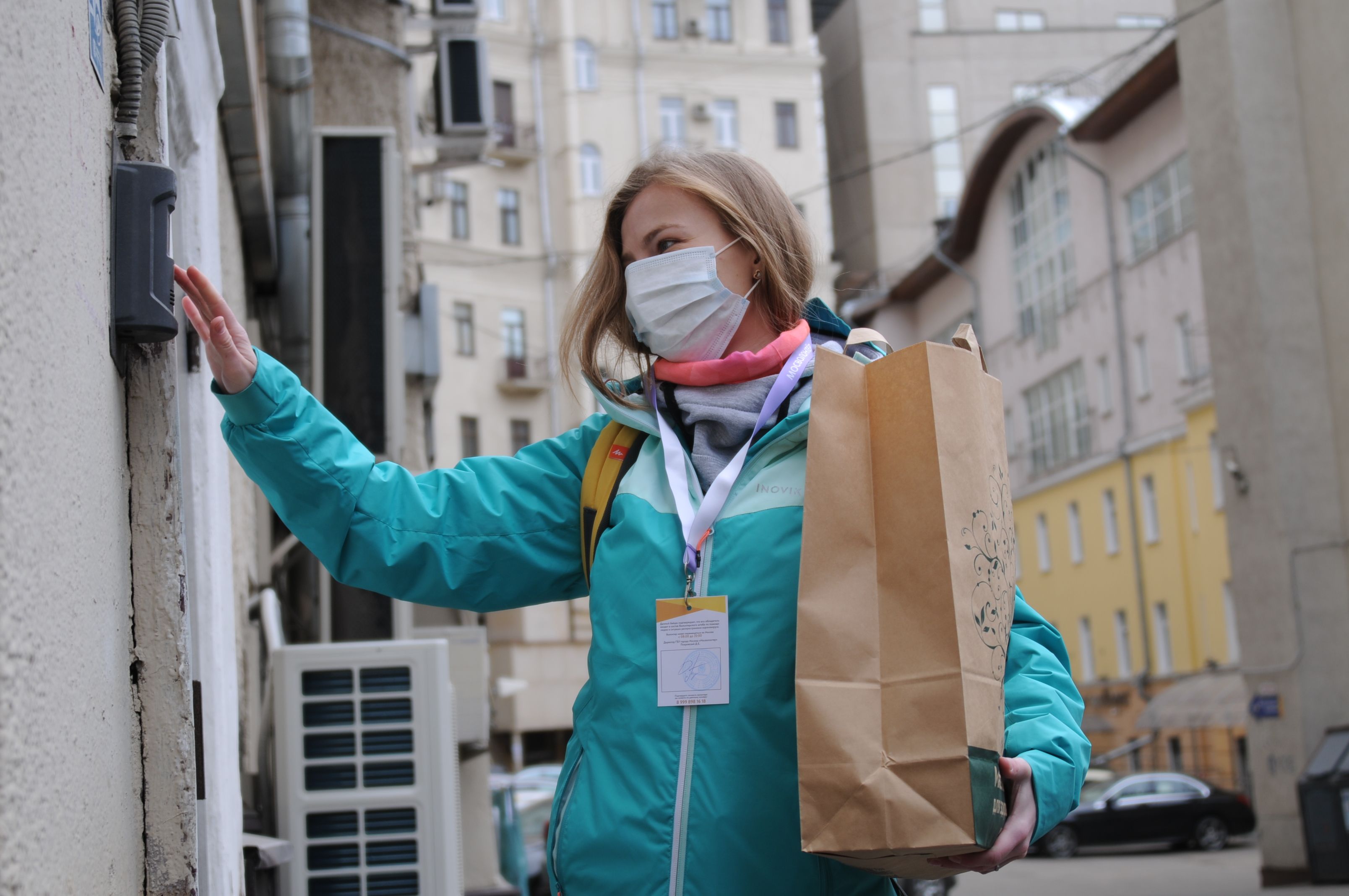 Волонтерами акции «Мы вместе» стали более 12 тыс москвичей