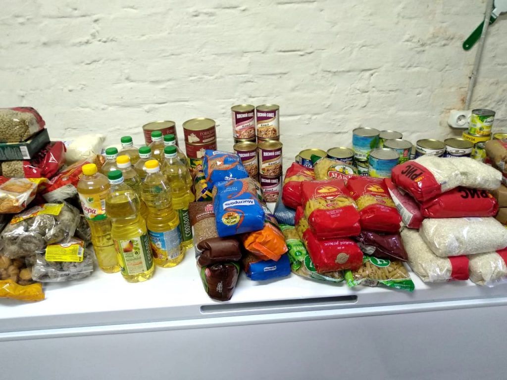 Добровольцы Социального центра святителя Тихона помогают горожанам в самоизоляции. Фото: страница Социального центра святителя Тихона ВКонтакте Добровольцы Социального центра святителя Тихона помогают горожанам в самоизоляции. Фото: страница Социального центра святителя Тихона ВКонтакте
