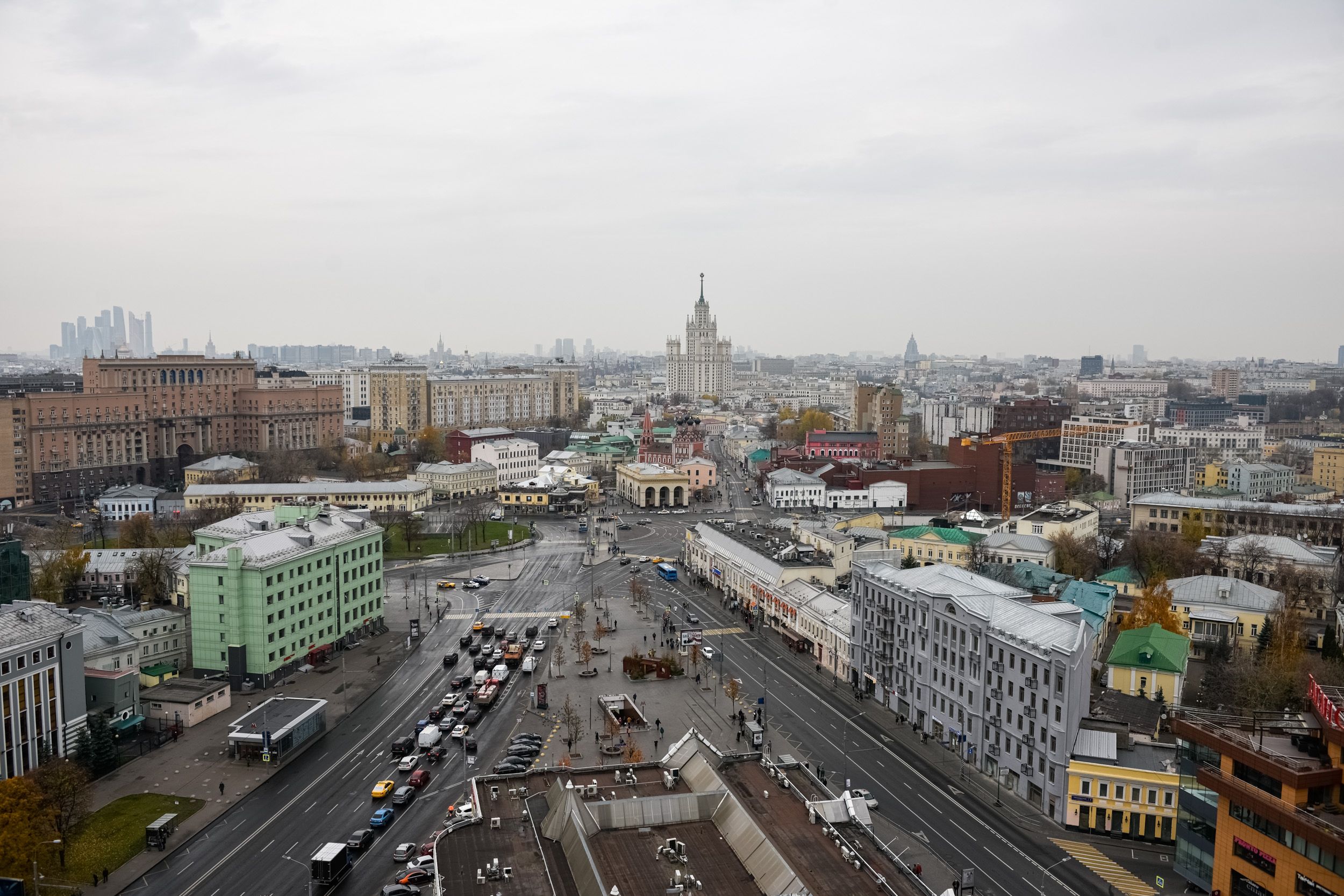 Москвичей ждут дожди и ветер на выходных