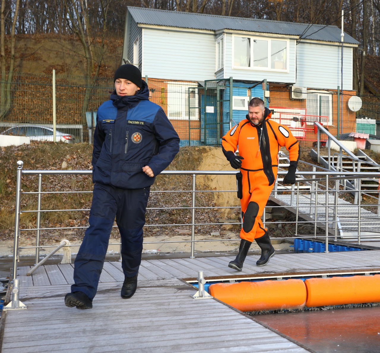 На Борисовских прудах спасли тонущего парня