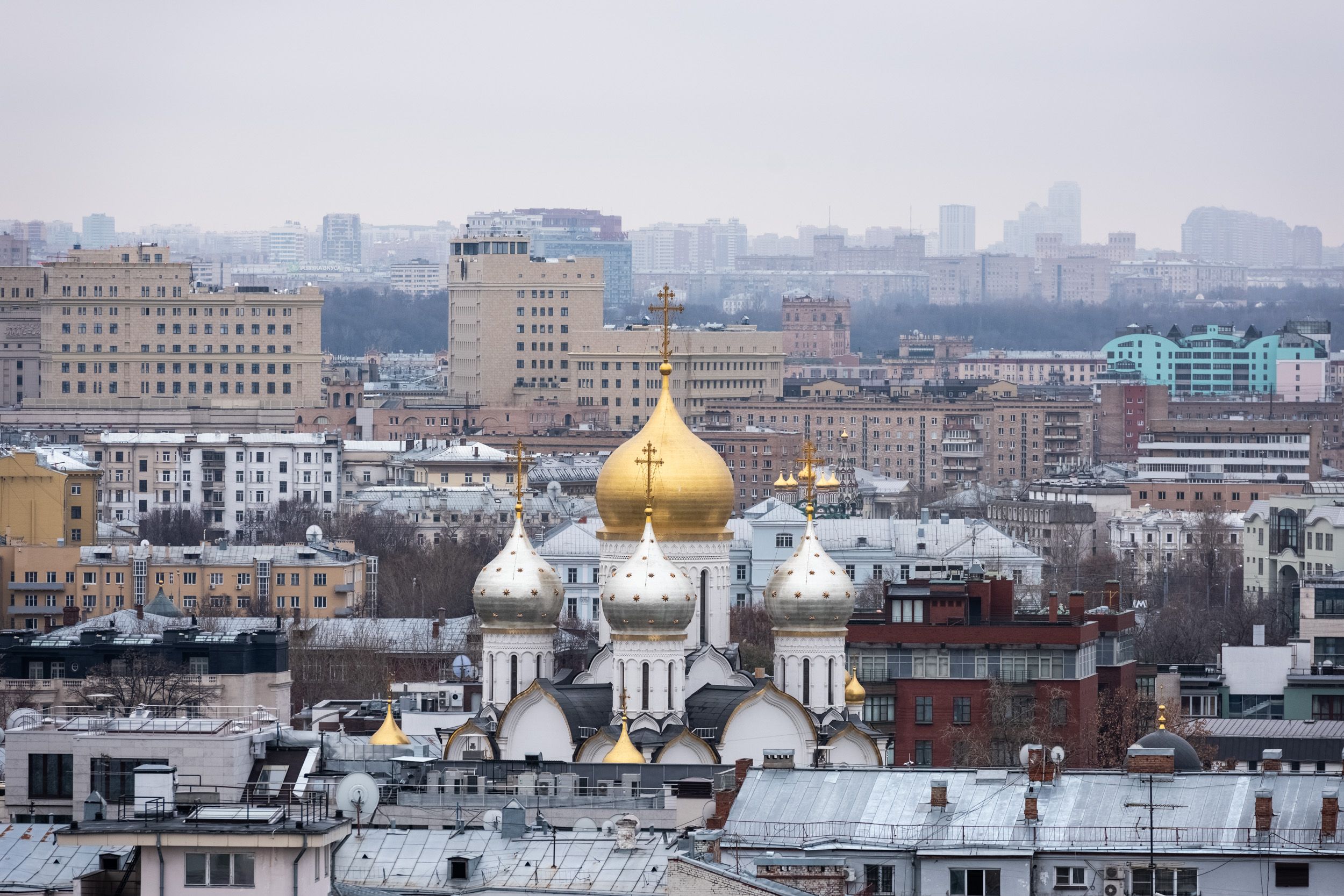 Жителей Москвы ожидает дождливая погода в выходные