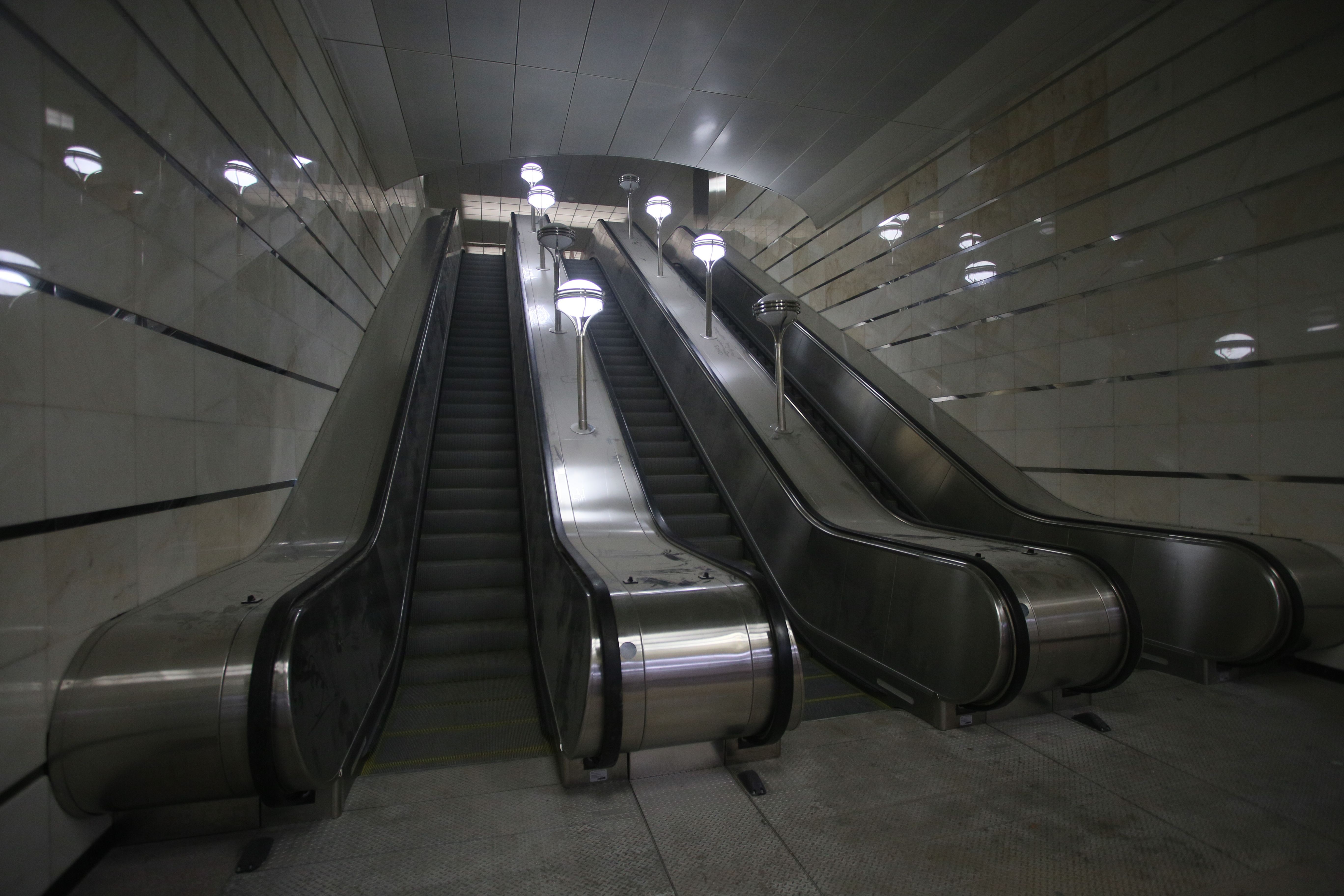 Более 20 консорциумов из Москвы участвуют в конкурсе на создание дизайна станций метро. Фото: Антон Гердо