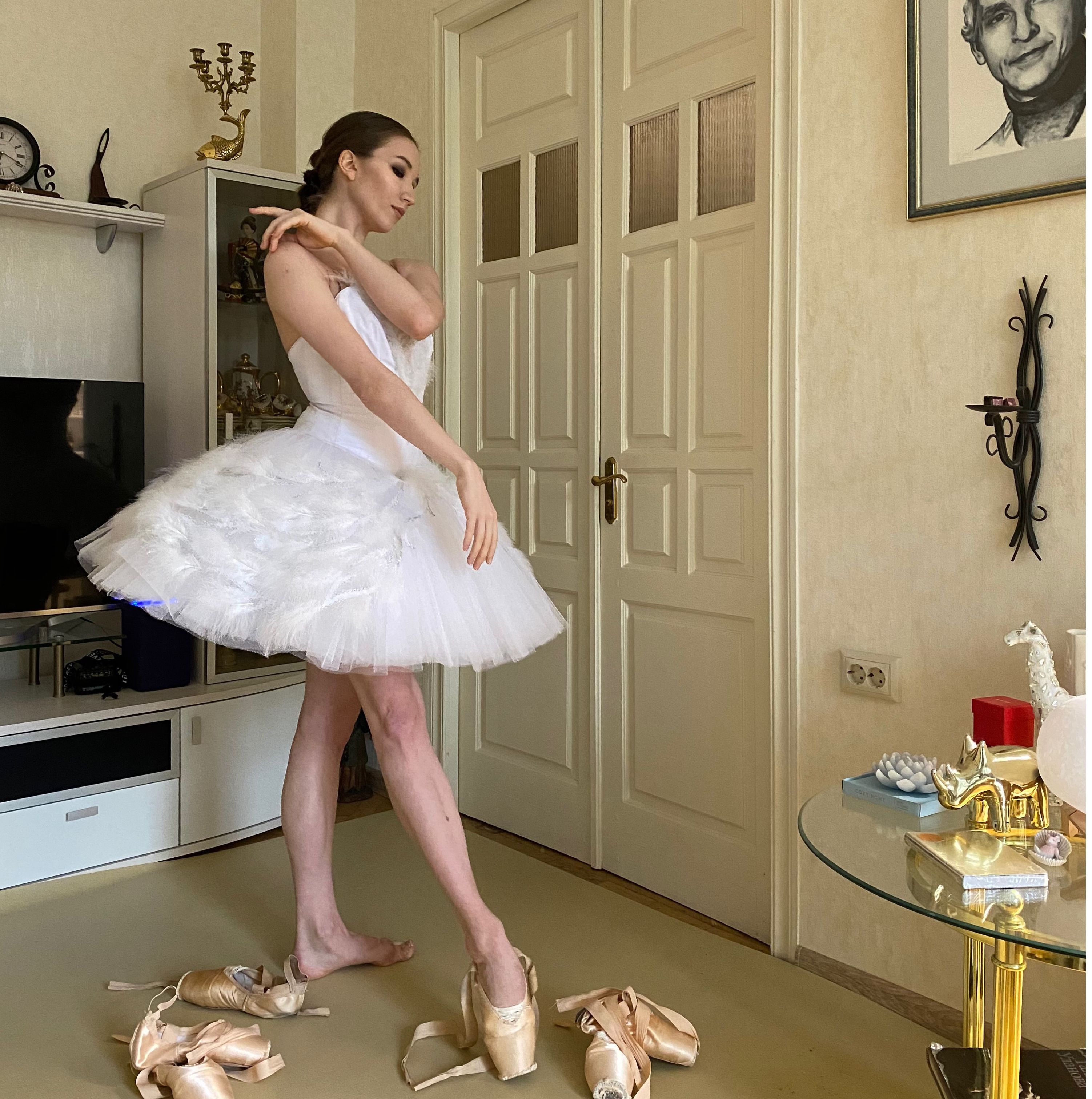 21 мая 2020 года. Балерина Алена Ледях на самоизоляции продолжает тренироваться и онлайн обучает балету всех желающих. Фото: из личного архива