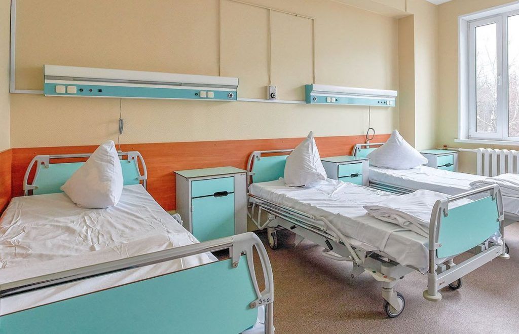 Временный ковид-госпиталь в КВК «Сокольники» принял первых пациентов. Фото: сайт мэра Москвы