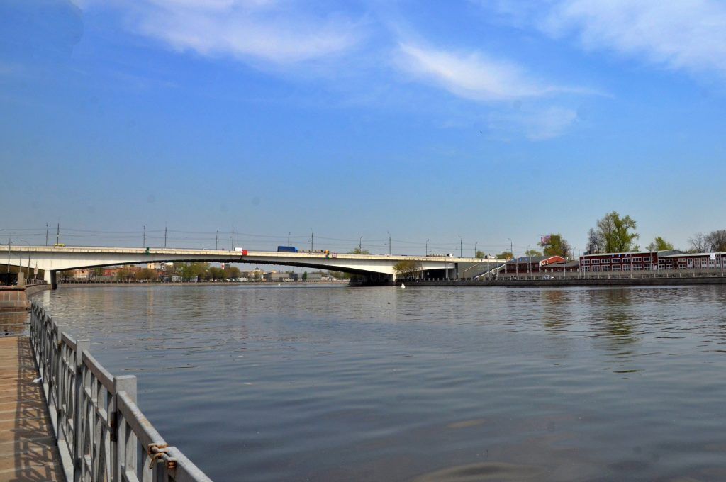 Подмостовое пространство Автозаводского моста капитально отремонтируют. Фото: Анна Быкова