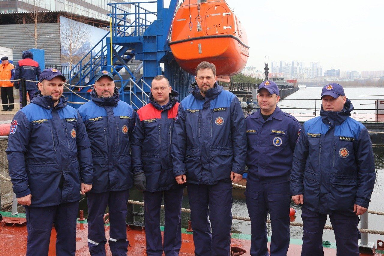 Водолазы Московской поисково-спасательной службы 22 года выполняют задачи на акватории столицы