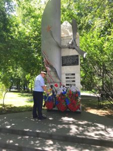 В День памяти и скорби сотрудники ГИБДД Южного округа столицы почтили память героев Великой Отечественной войны. Фото: пресс-служба УВД по ЮАО