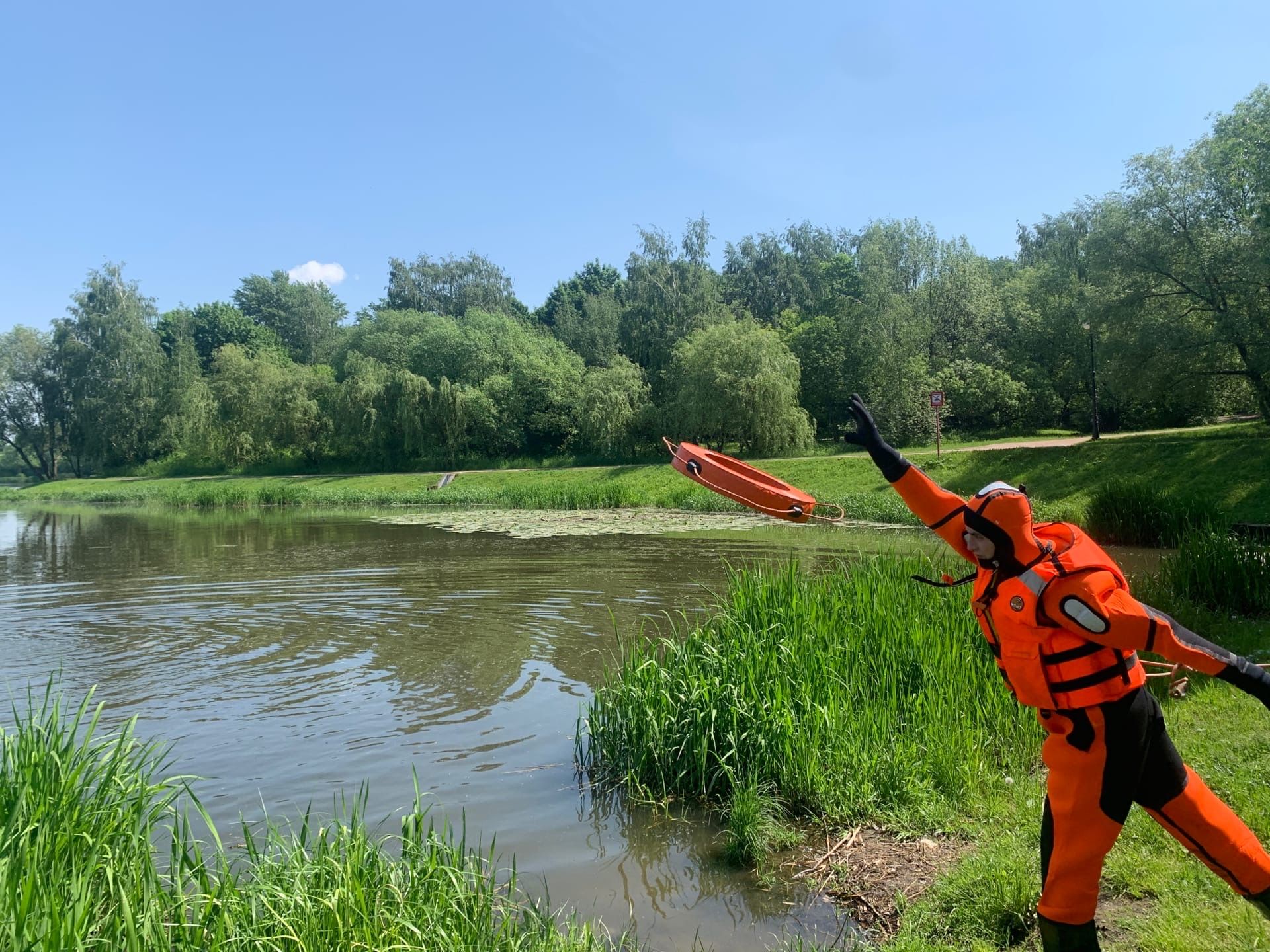 С огнем не шути, а воде не верь!