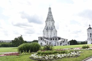 ...и церковью Вознесения Господня. Фото: Пелагия Замятина 