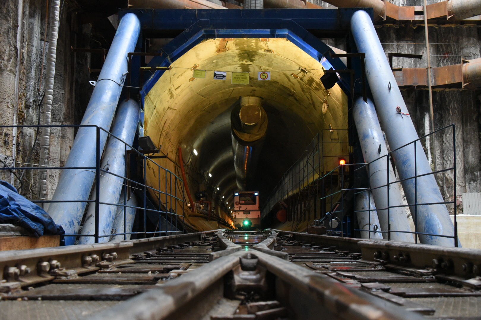 Щит возвел правый тоннель длиной 826 метров. Фото: Владимир Новиков
