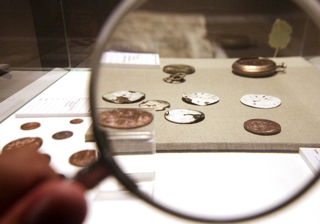 Археологи отреставрировали найденные артефакты петровских времен
