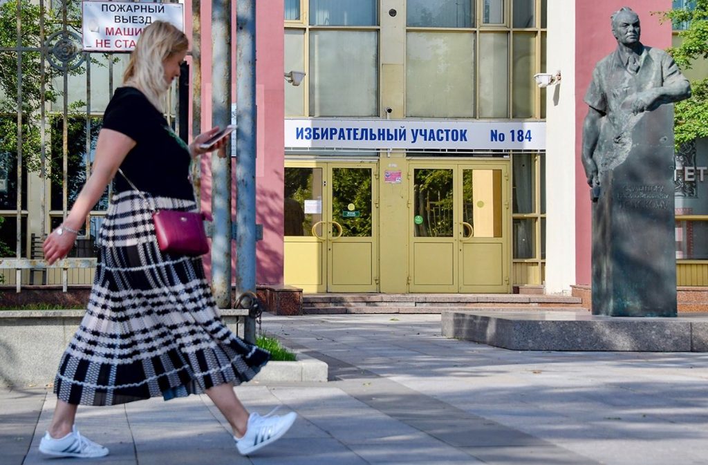 Санитарные нормы соблюдают на участках для голосования. Фото: сайт мэра Москвы