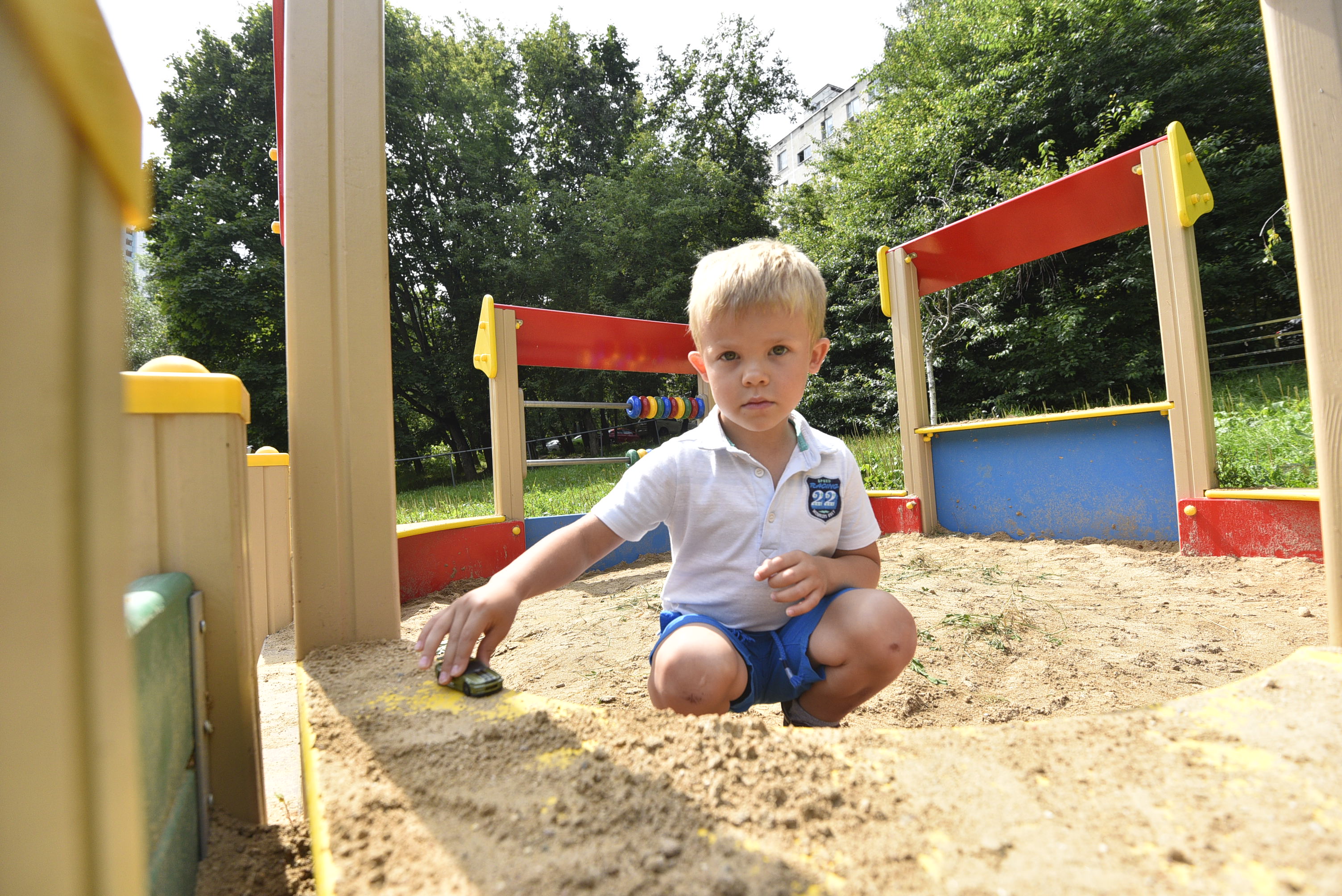 Малыши снова могут играть в песочницах